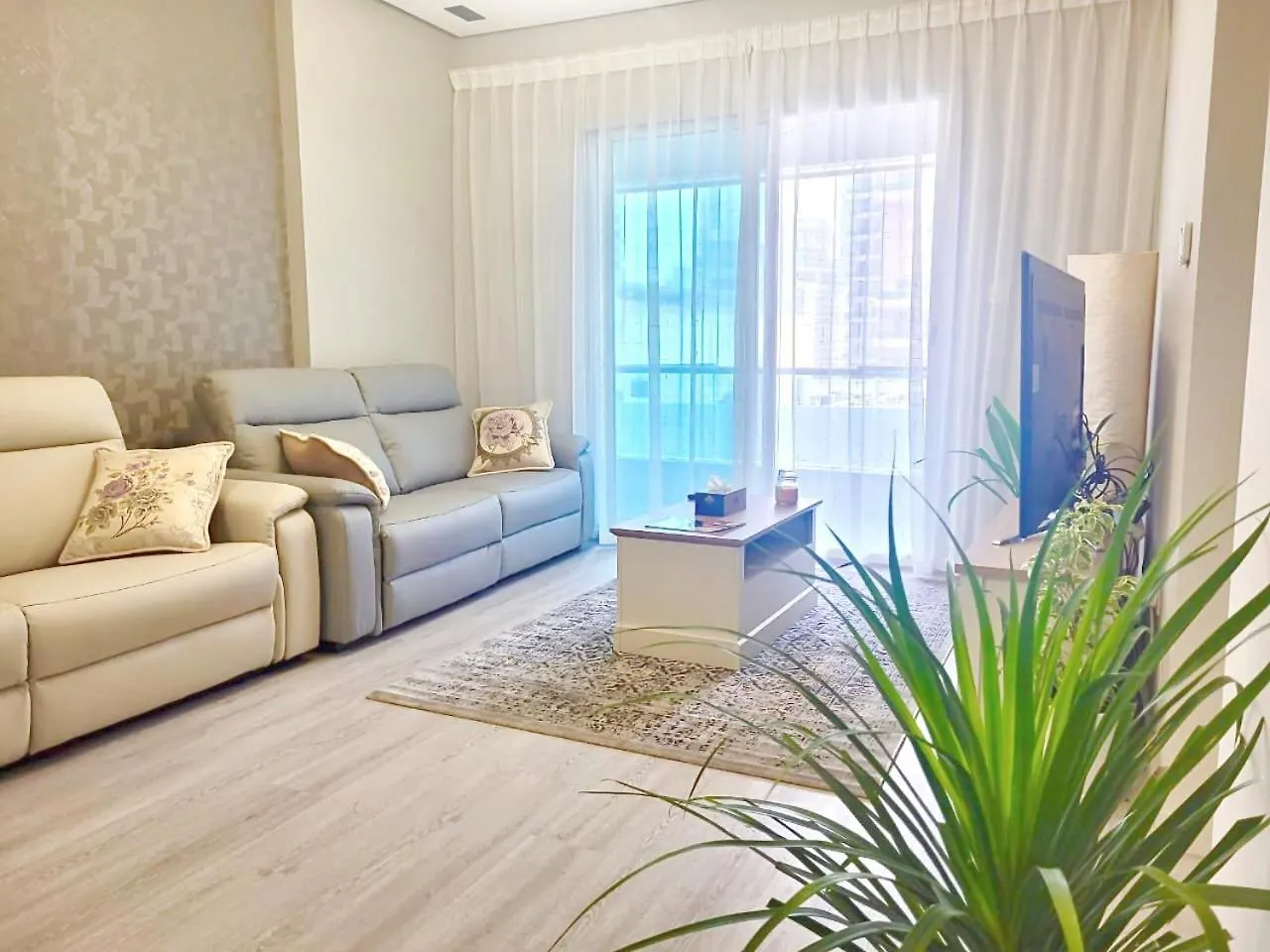 Fully Furnished 2 Bedroom Apartment In Dubai Marina